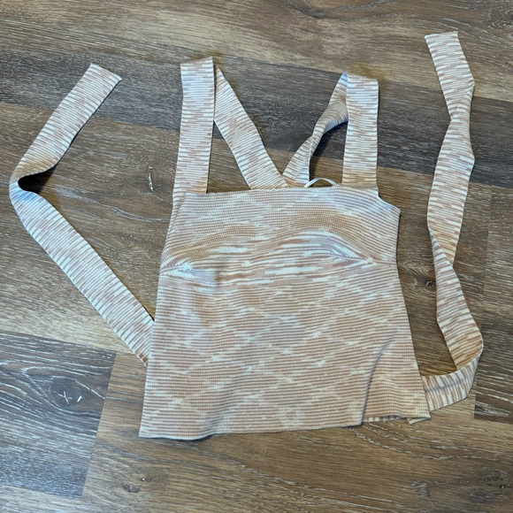 Lelis Top - Picture 3 of 5